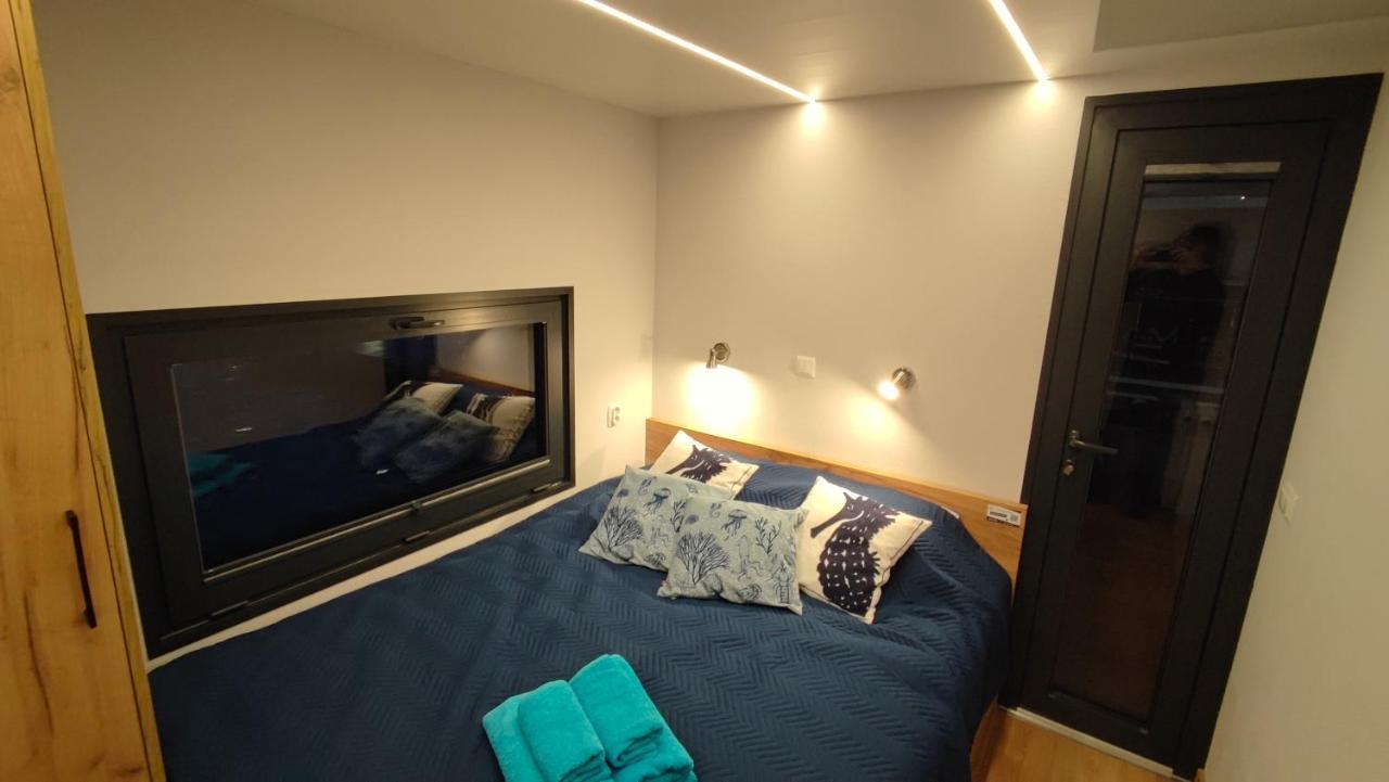 Houseboat Water King Apartament Plywajacy Dom Na Wodzie, 7 Os Wroclaw Exterior photo