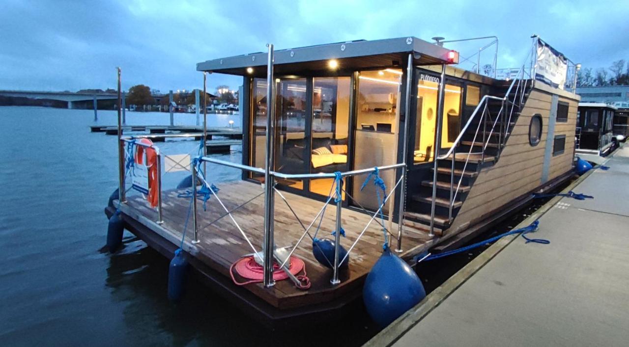 Houseboat Water King Apartament Plywajacy Dom Na Wodzie, 7 Os Wroclaw Exterior photo
